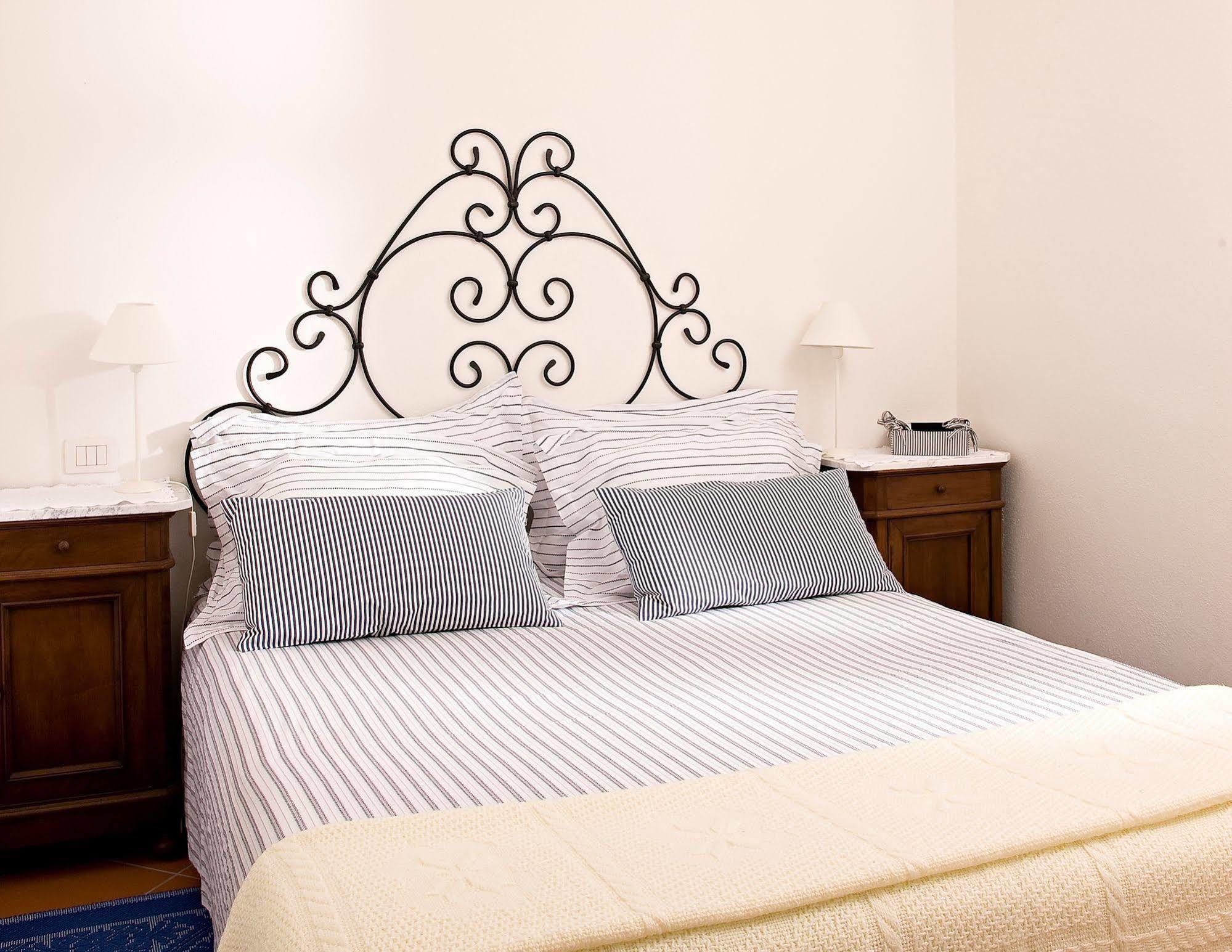 La Vignaredda - Residenza Di Charme Hotel Aggius Kültér fotó