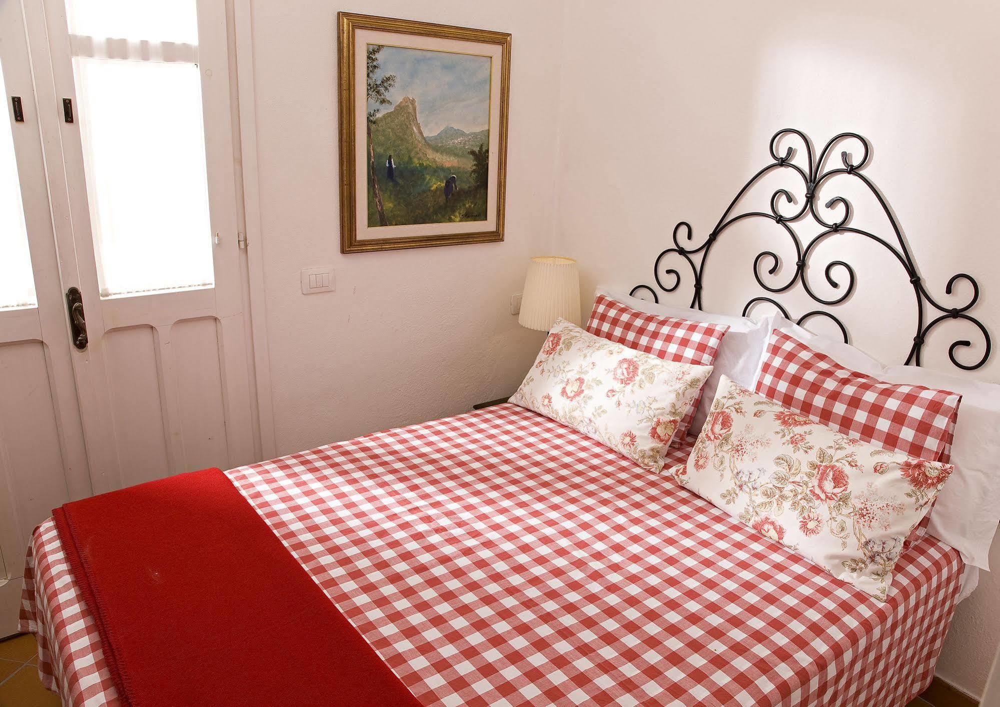 La Vignaredda - Residenza Di Charme Hotel Aggius Kültér fotó